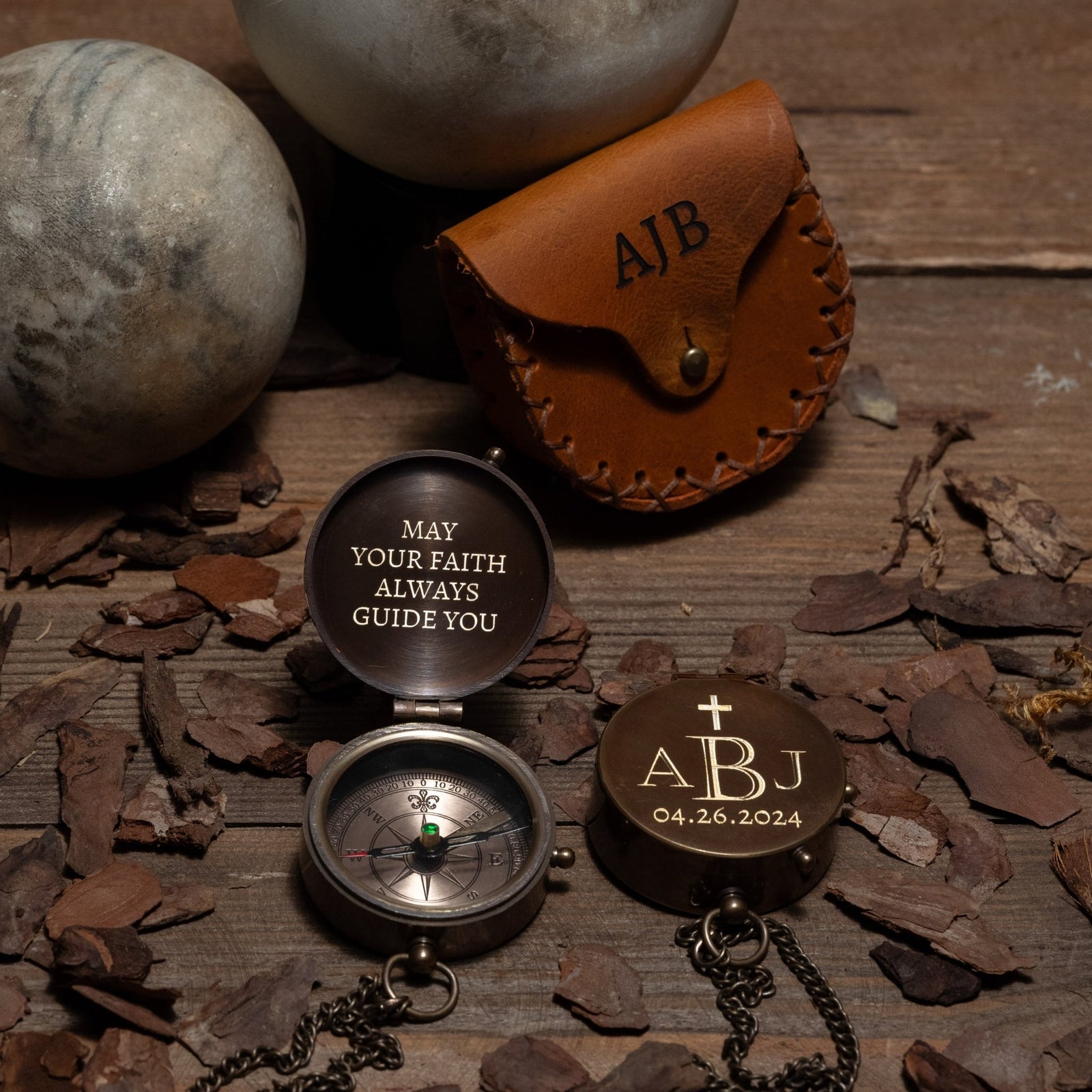 Engraved spiritual compass with cross and name customization, handcrafted religious keepsake for Baptism, Confirmation, or First Communion – SFdizayn.com