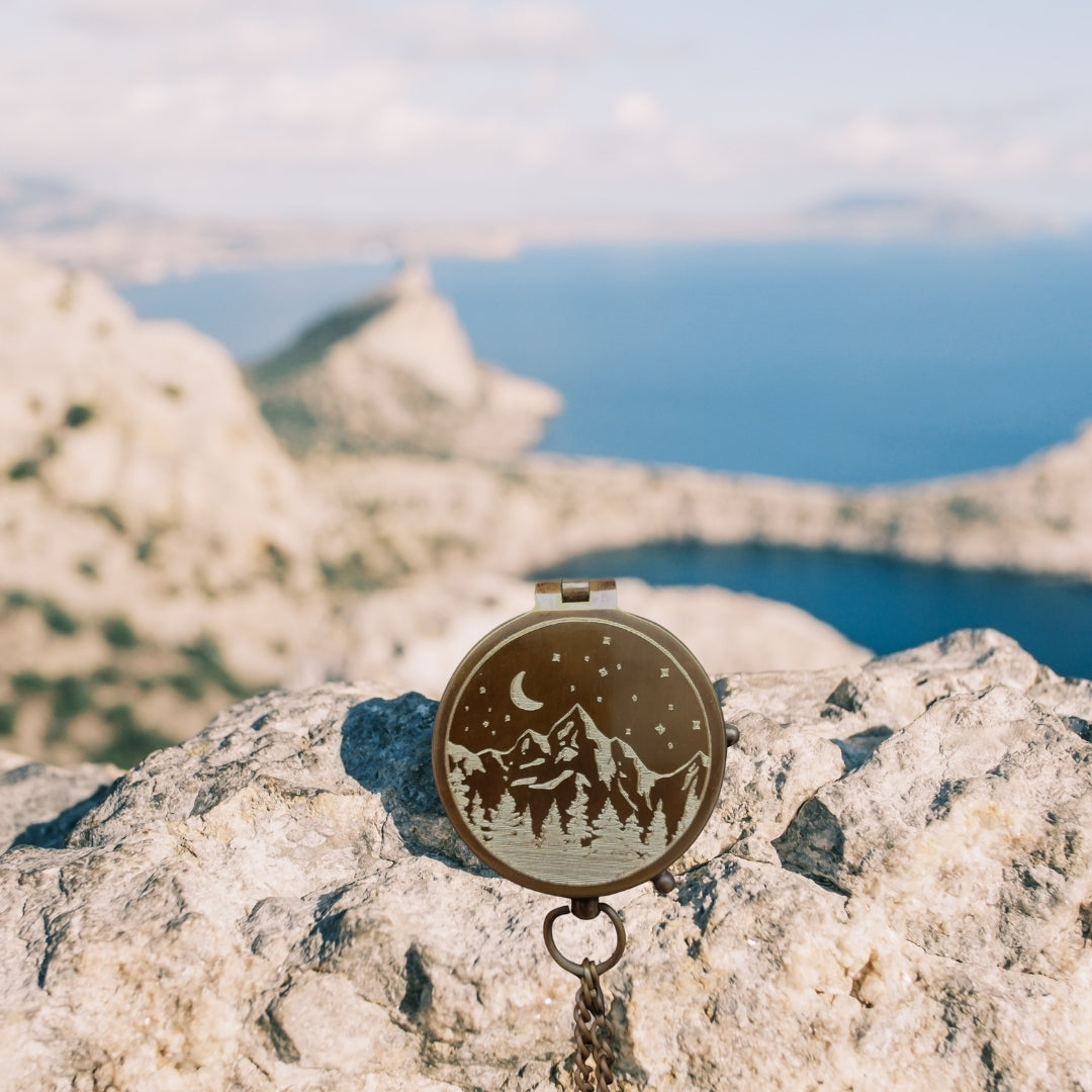 Personalized engraved brass compass with custom message, name, or photo – SFDizayn