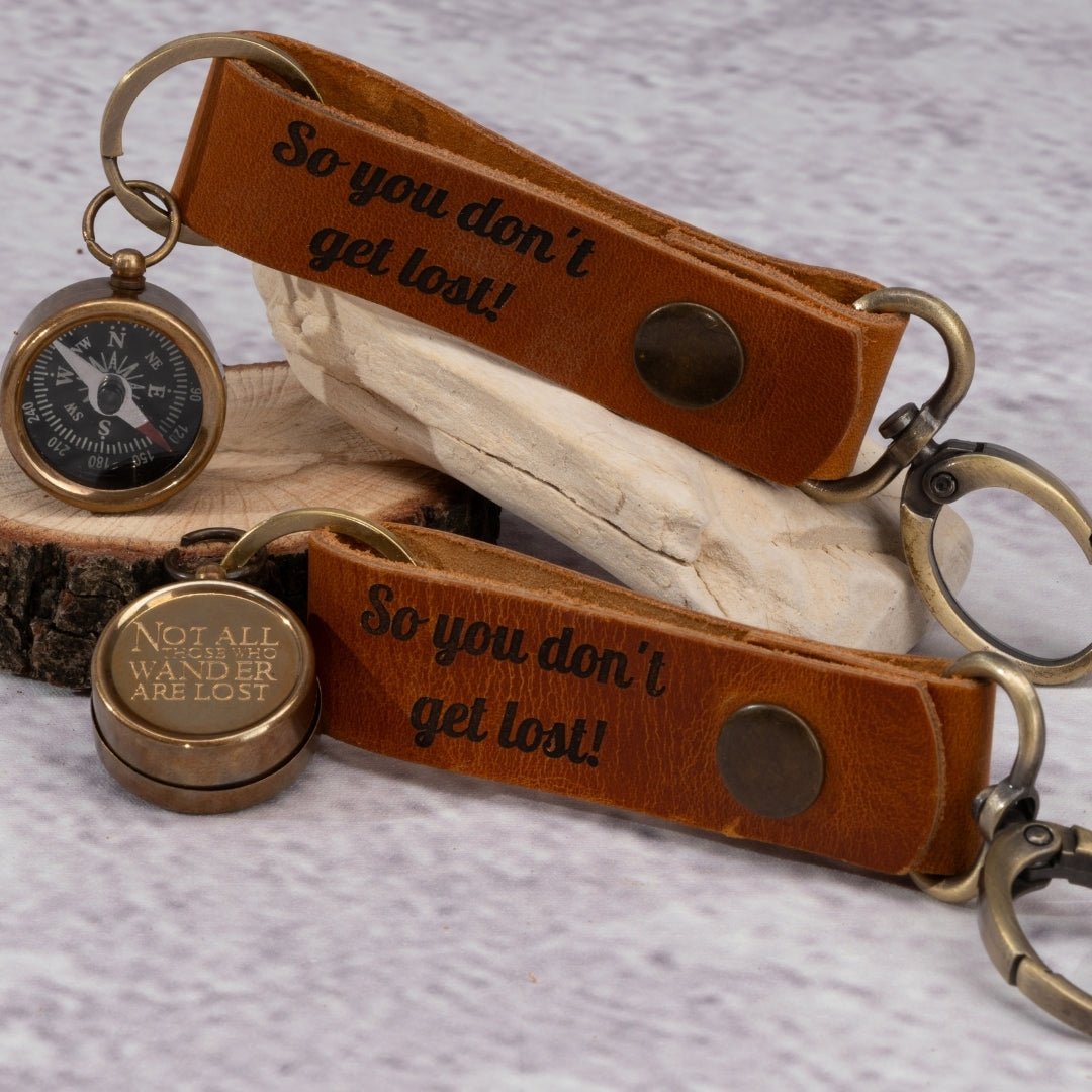 Personalized genuine leather compass keychain with custom engraving – SFDizayn