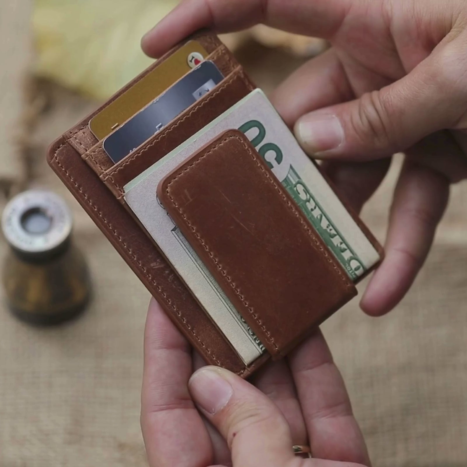 Gravierte Geldklammer Geldbörse für Männer – Personalisiertes Schlankes Leder Vordertaschen-Wallet mit Foto oder Initialen