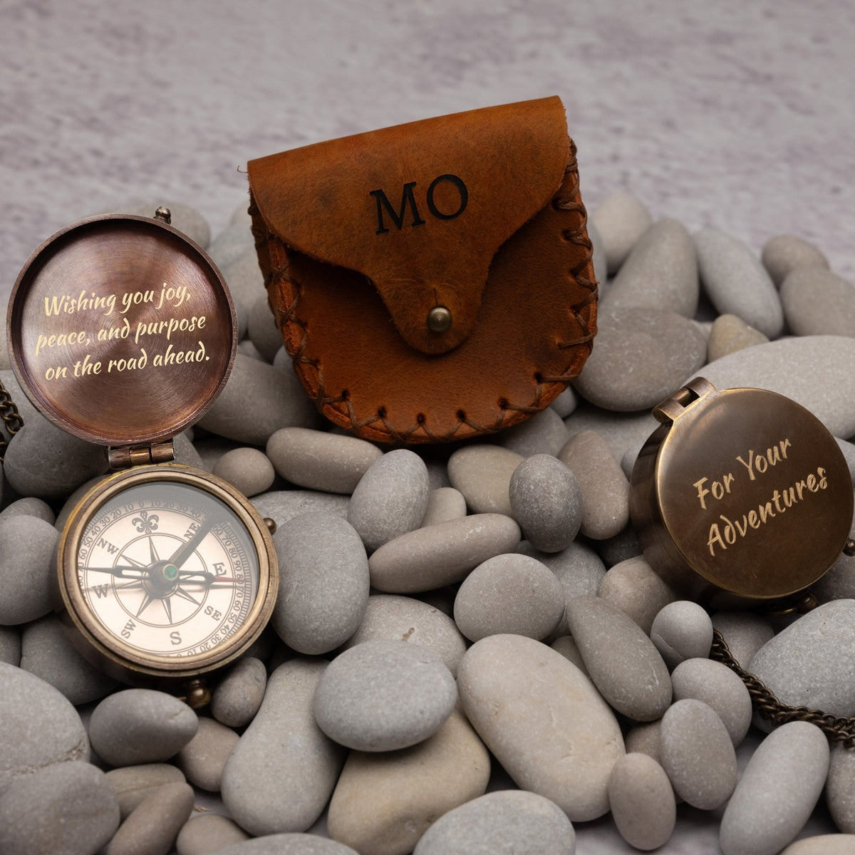 Custom engraved compass for retirement, featuring heartfelt message and antique finish, a unique farewell gift for boss, colleague, or mentor – available at SFdizayn

