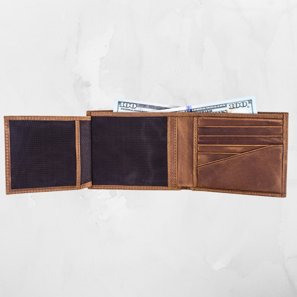 Custom engraved brown leather wallet with personalized photo and initials – a slim, minimalist gift for men, dad, or boyfriend for Father’s Day, Christmas, or anniversary.